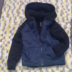 Children’s Place Sport Sherpa Hoodie Navy Blue and Black Size 5/6 never worn